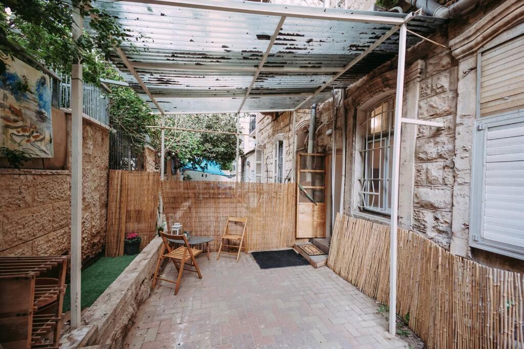 In The Middle Of Everything Haifa Exterior foto